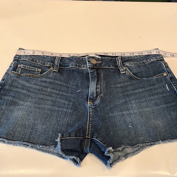 Paige Catalina Short 3” Inseam Mid Rise Size 31 - Picture 4 of 16